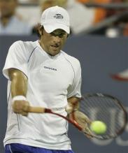augustin calleri backhand at contact.jpg