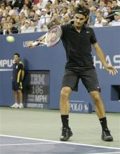 roger federer backhand before contact 2.jpg