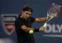 roger federer backhand before contact slice.jpg