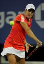 justine henin backhand about to pull trigger.jpg