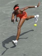 Venus Williams with great tennis footwork.jpg