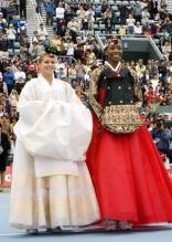 Venus Williams and Maria Kirilenko in Hanbok.jpg