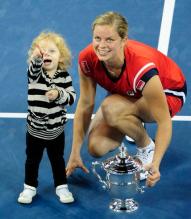 Kim Clijsters and her daughter Jada Lynch.JPG