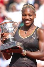 Serena Williams with trophy.jpg