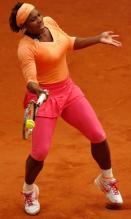 Serena Williams trunk rotation on a forehand on clay.JPG