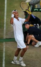 Yen-Hsun Lu celebrates after he beats Andy Roddick in Wimbledon 2010.JPG