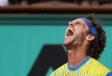 Kuerten reacts during his final French Open match.jpg