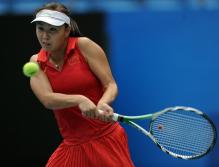 Peng Shuai two handed backhand in Guanzhou 2010.JPG