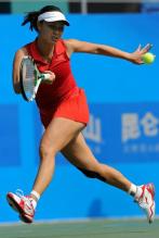 Peng Shuai running forehand in Guanzhou 2010.JPG