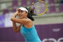 Peng Shuai 2 handed shot follow through.JPG