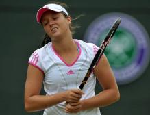 Laura Robson is disappointed after making an error at 2011 Wimbledon.JPG