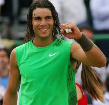 Rafael Nadal is happy after beating Roddick on grass.jpg