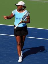 Ahsha Rolle looks for the towel.jpg