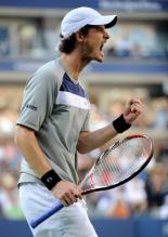 Andy Murray celebrates a point.jpg