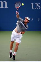 Andy Murray hits a serve.jpg