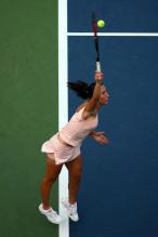 jelena jankovic serve at contact.jpg