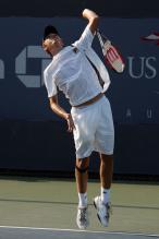 jerzy janowicz serve before contact.jpg
